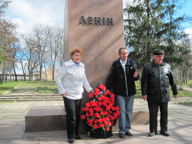 возложение цветов