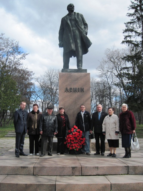 возложение цветов